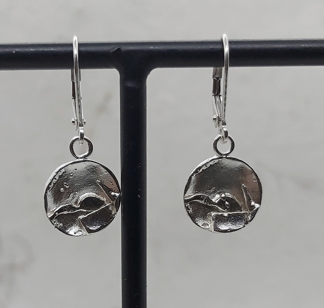 Light weight reticulated sterling silver earrings on lever back.